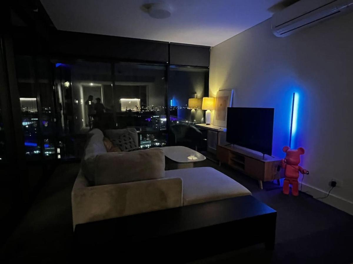 2b Study Sky Level In Olympic Park Apartment Sydney