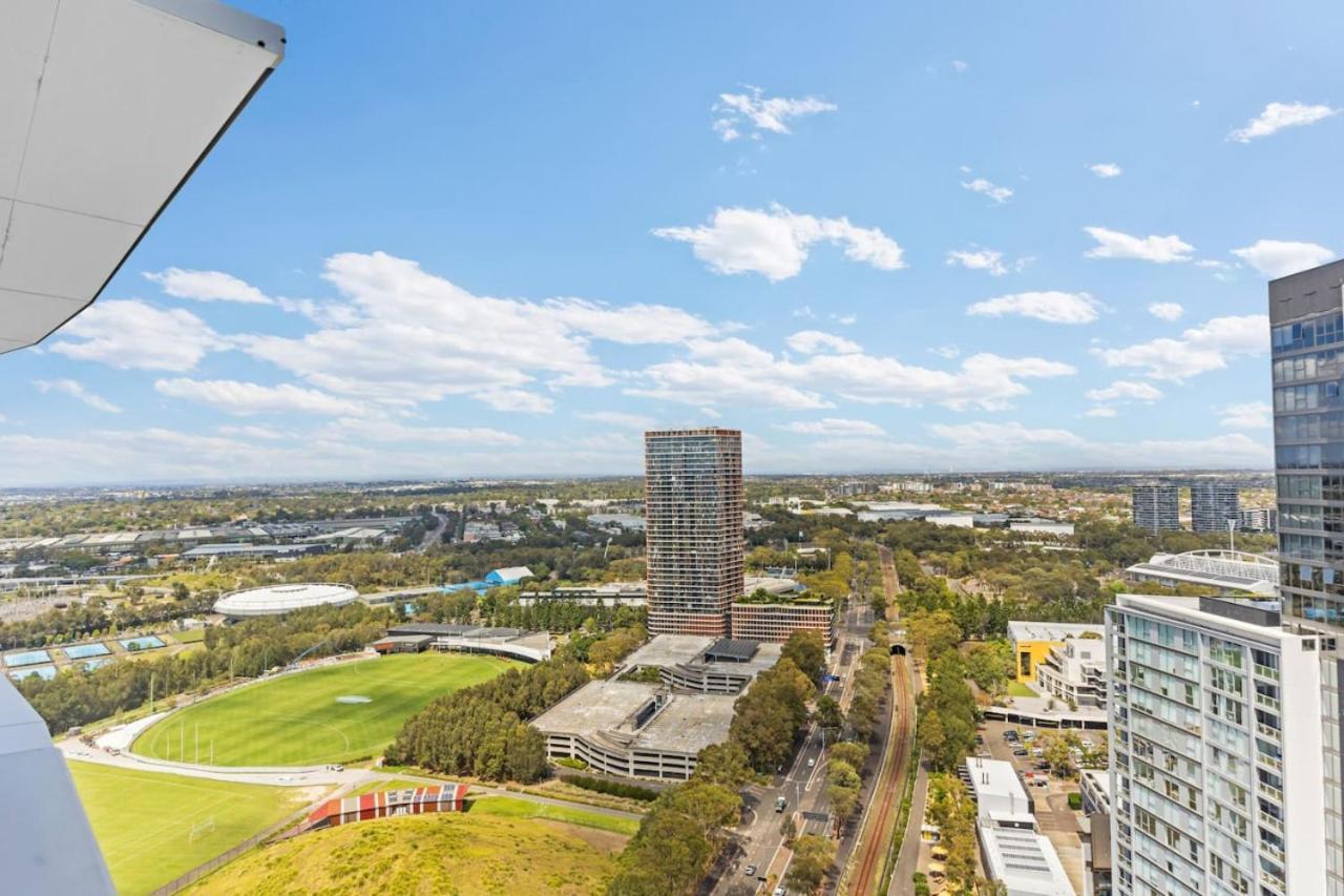 2b Study Sky Level In Olympic Park * Sydney
