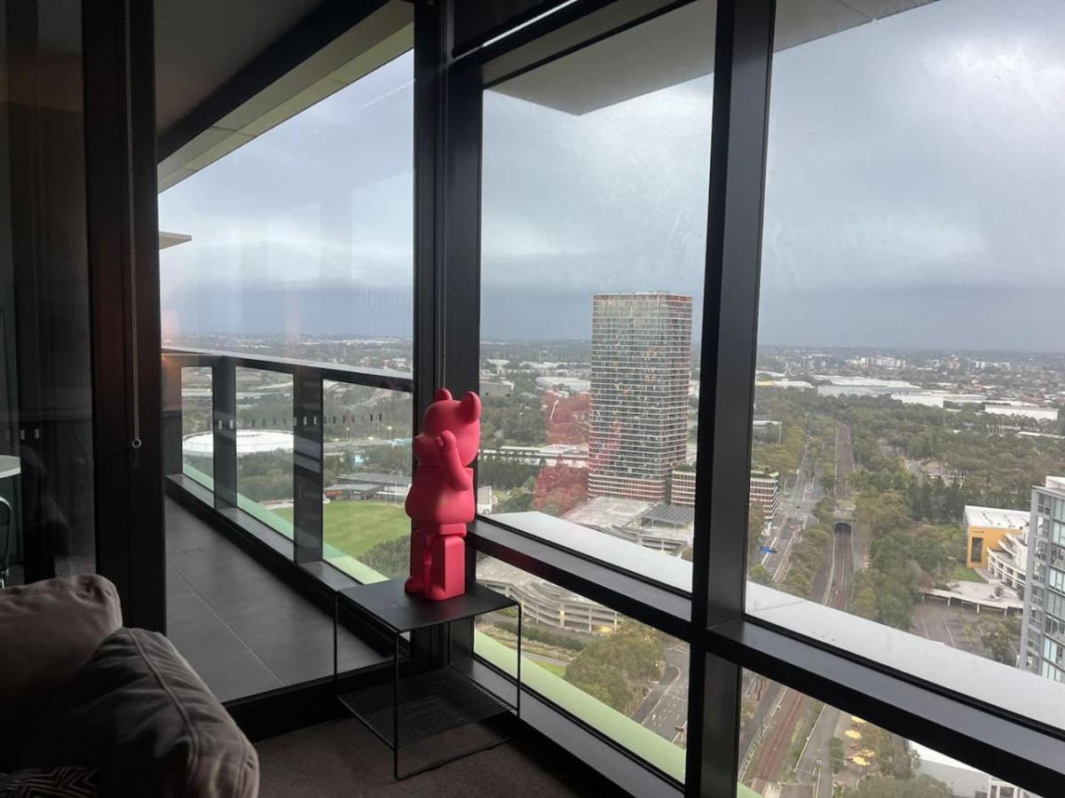 2b Study Sky Level In Olympic Park Apartment