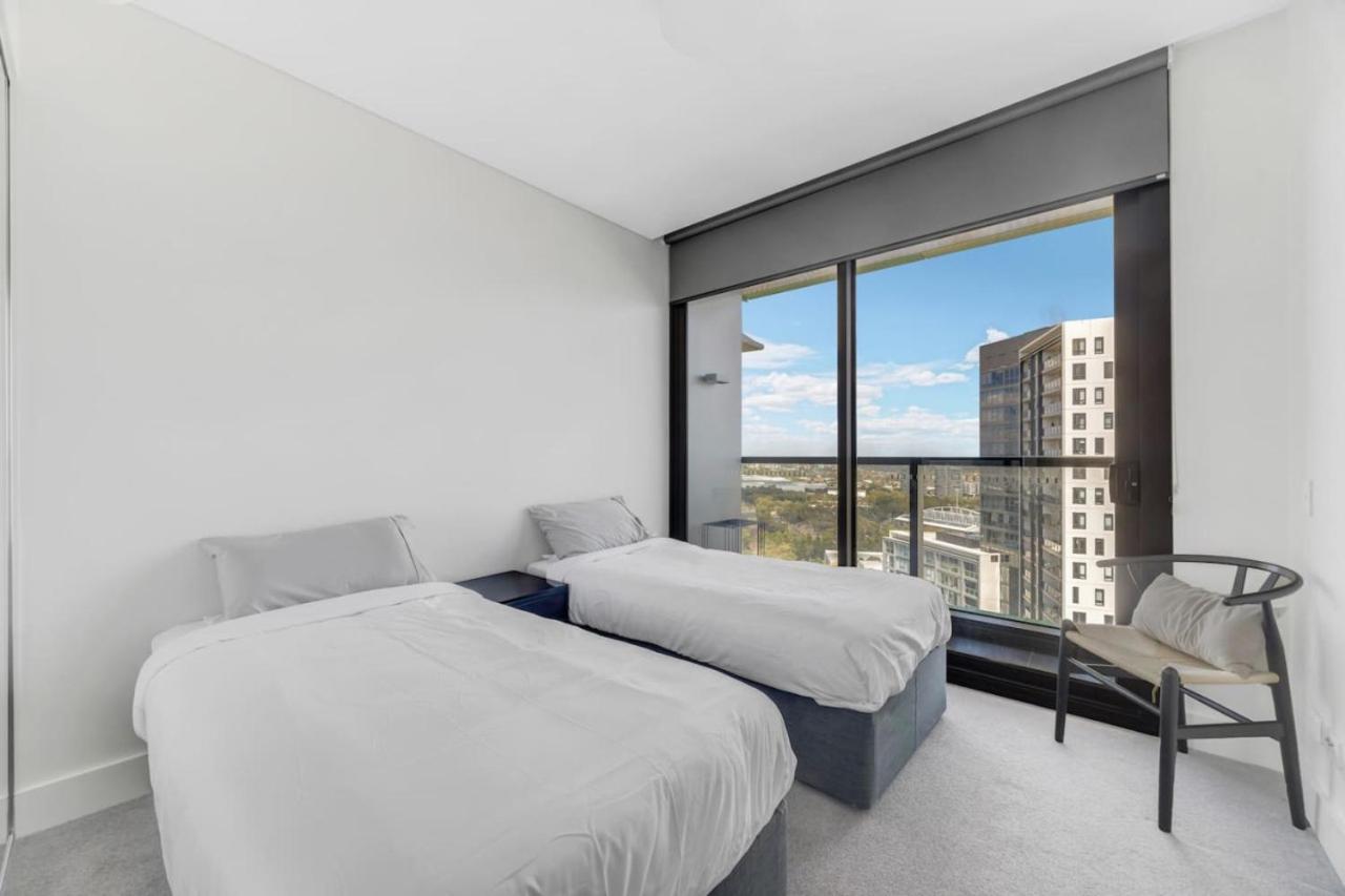 2b Study Sky Level In Olympic Park Apartment *