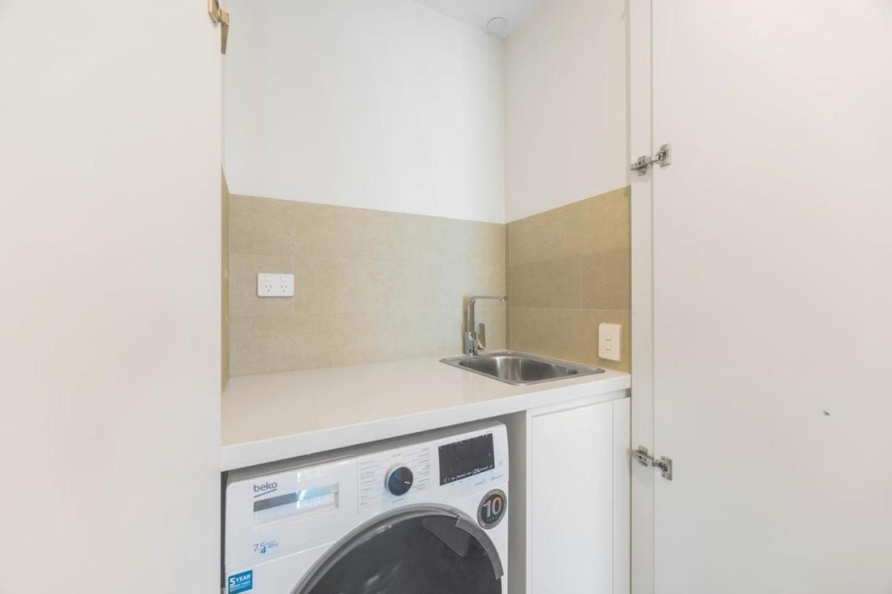 2b Study Sky Level In Olympic Park Apartment Sydney