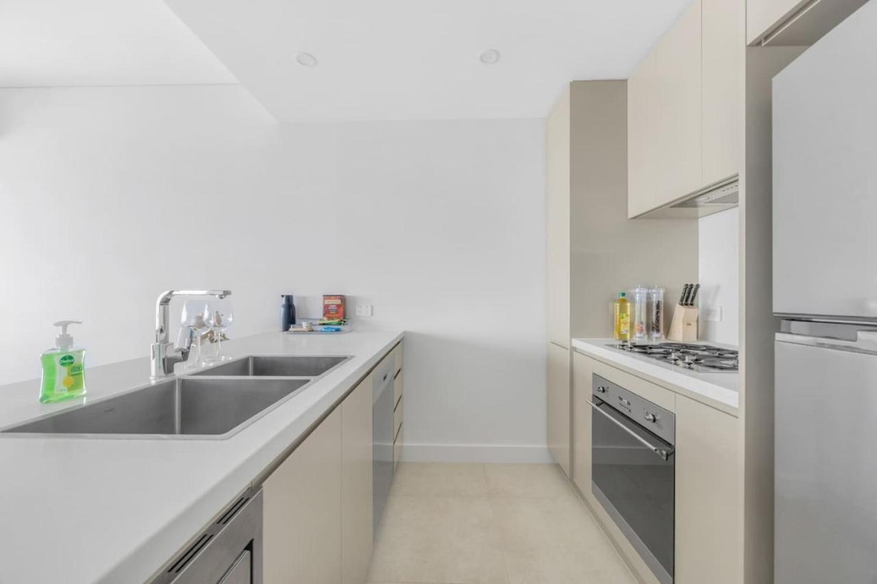 2b Study Sky Level In Olympic Park Apartment Sydney